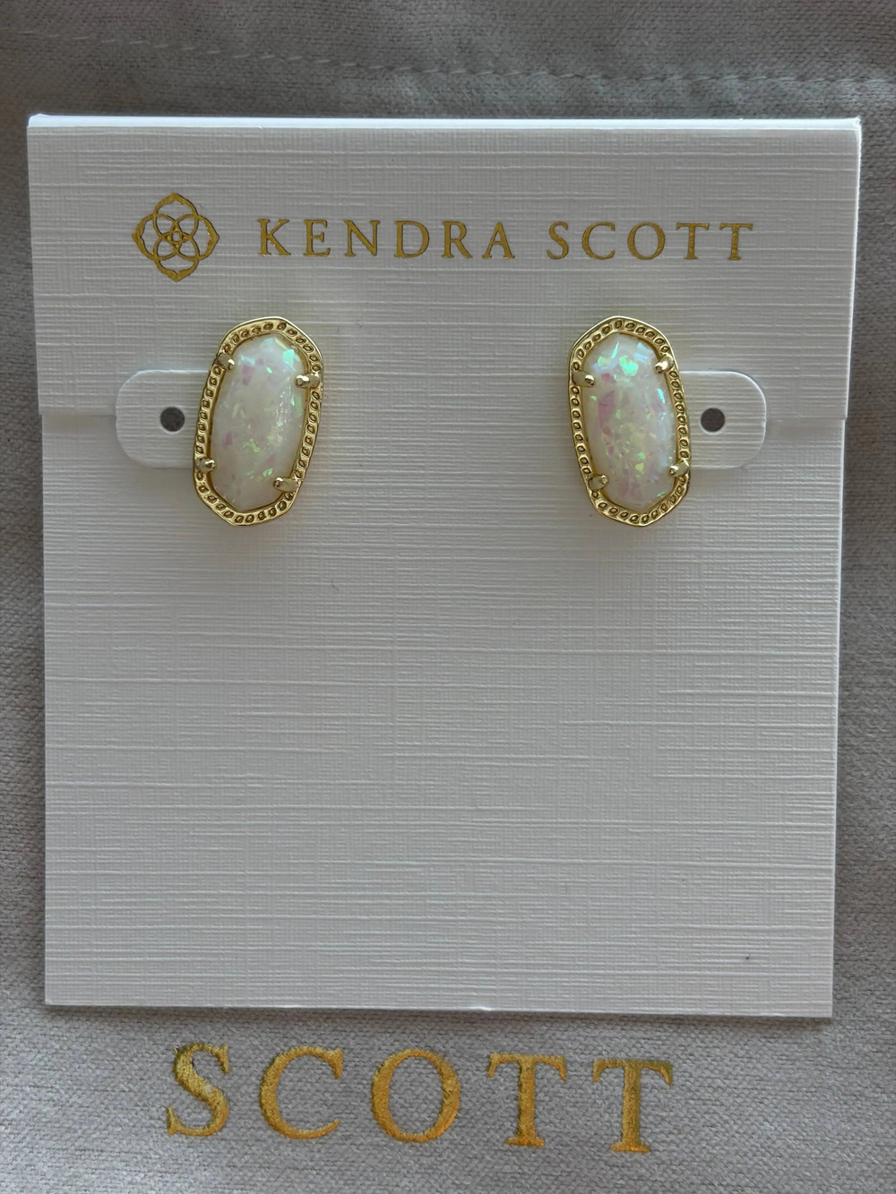 Kendra Scott Ellie Gold Stud Earrings In Ivory Pearl